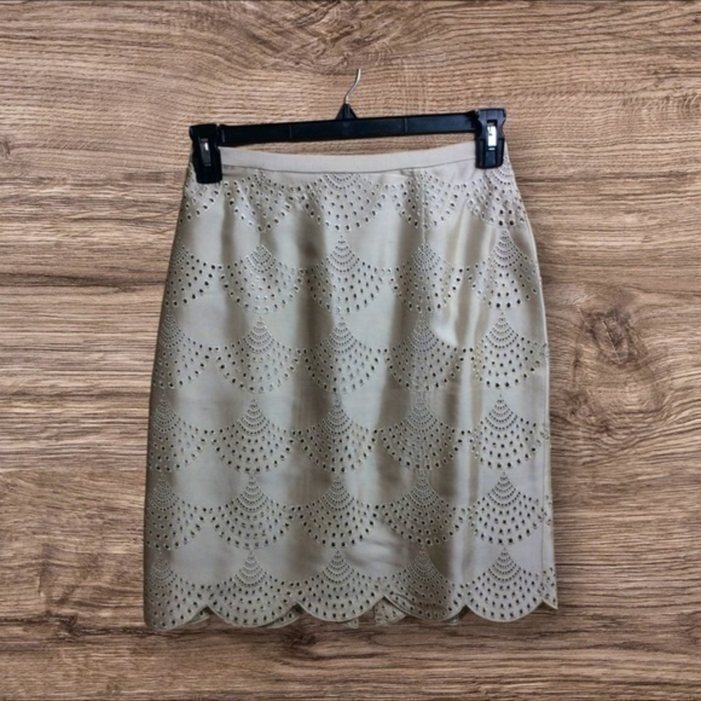 Talbots gold silk eyelet skirt. 8P. Petite.